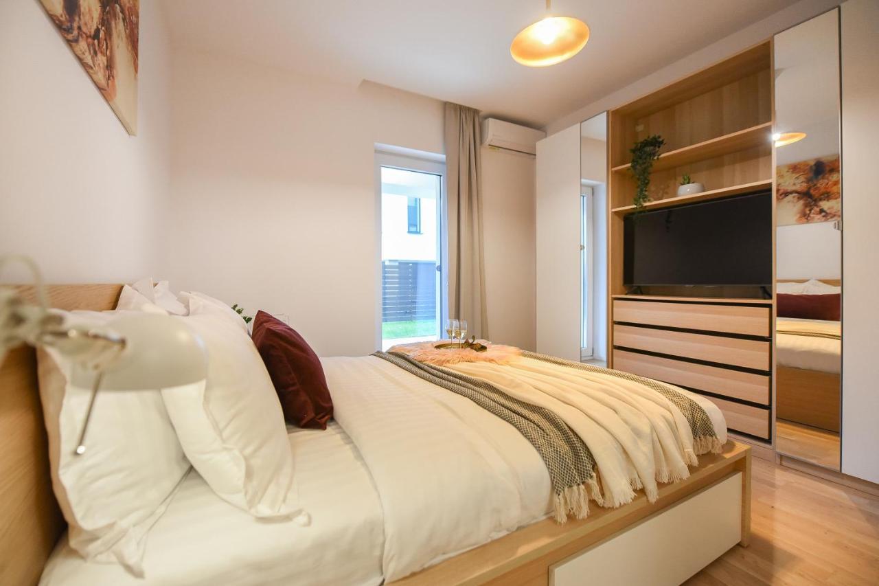 Vacation Feel - 2Br Apartment With Terrace & Private Parking In Baneasa Bucharest Exterior photo